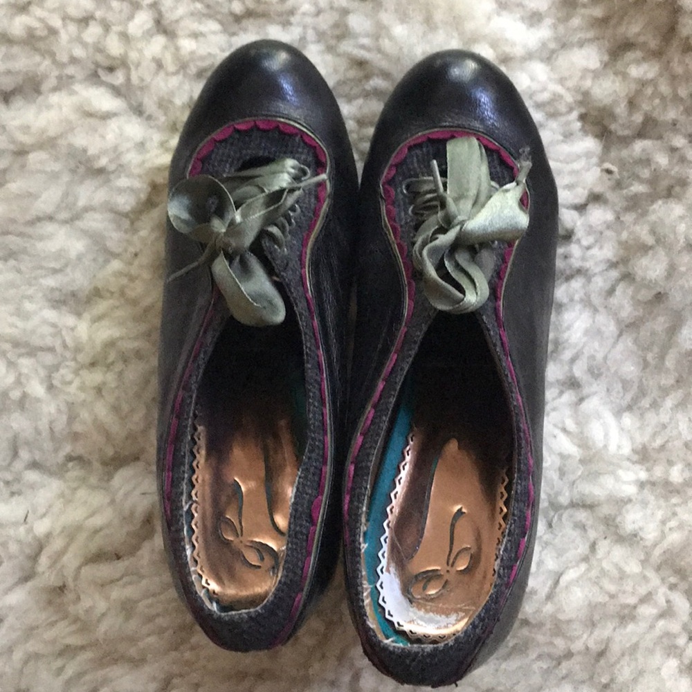 Anthropology heels